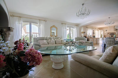 Villa - 325 m² - 10 pièces