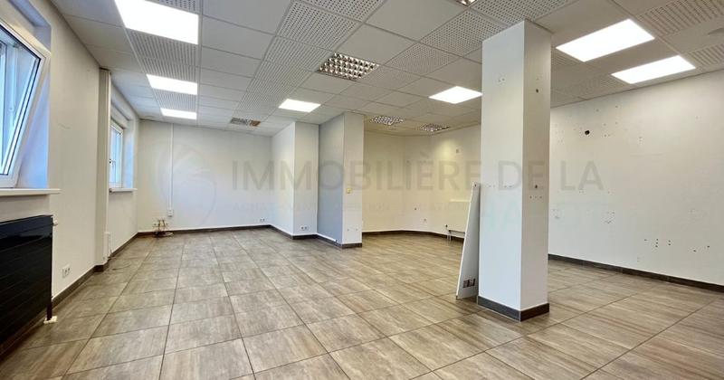 Local commercial - 324 m²