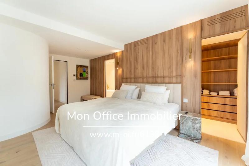 Propriété - 230 m² - 7 pièces