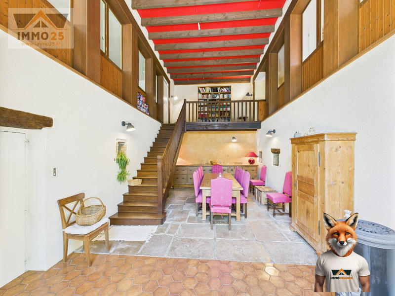 Maison - 240 m² - 9 pièces