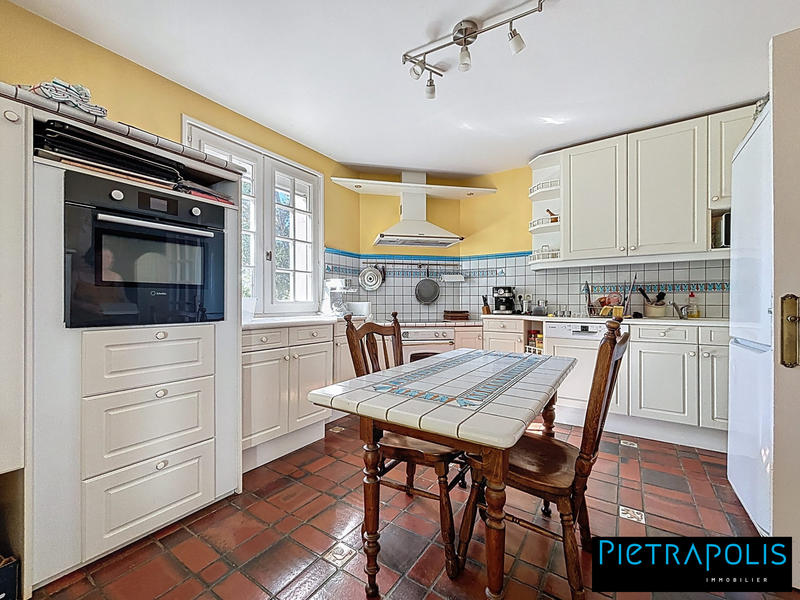 Maison - 278 m² - 9 pièces