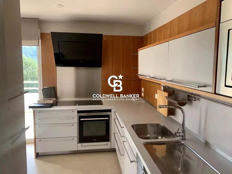 Appartement - 177 m² - 5 pièces