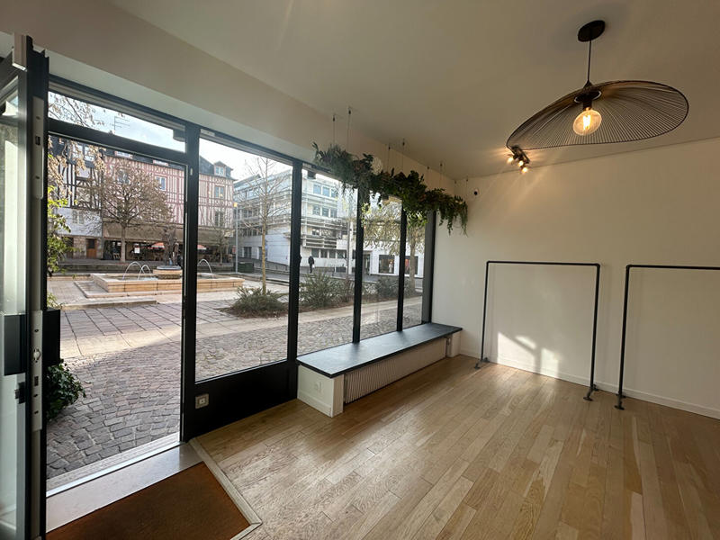 Local commercial - 24 m² - 1 pièce