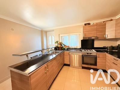 Maison de ville - 111 m² - 5 pièces