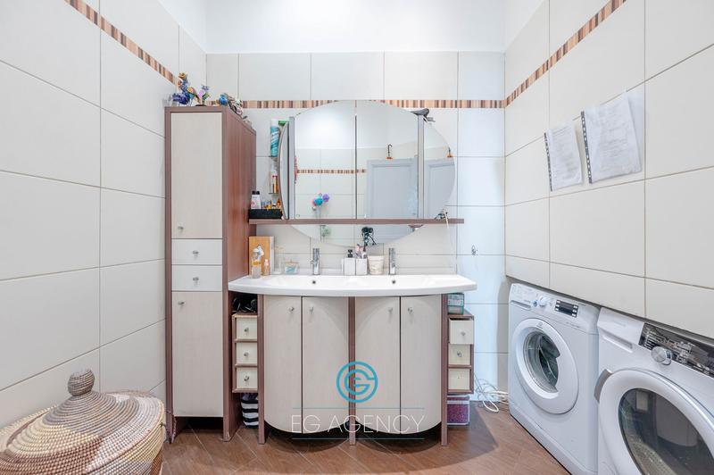 Appartement - 100 m² - 5 pièces