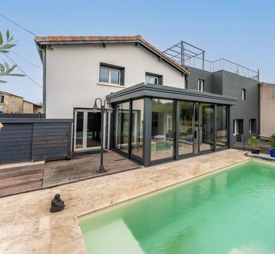 Maison - 187 m² - 9 pièces