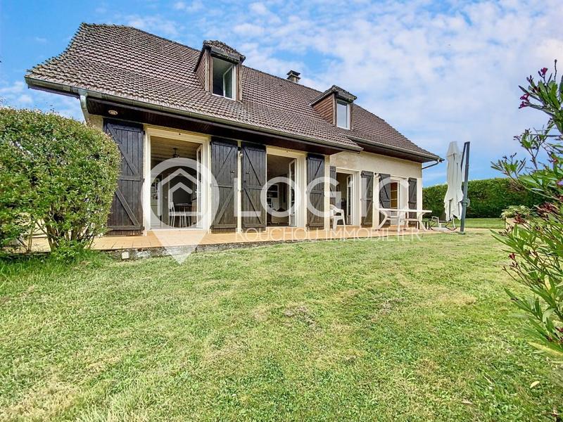 Maison - 138 m² - 6 pièces