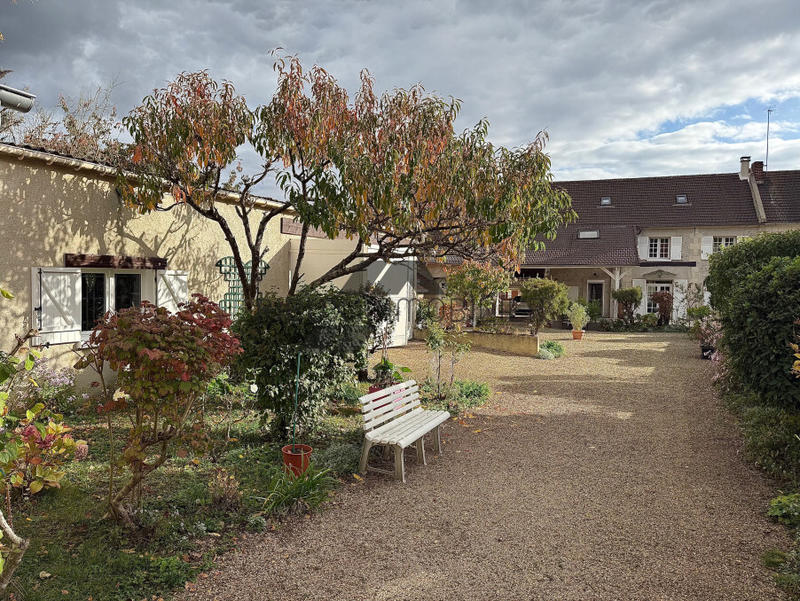 Propriété - 151 m² - 7 pièces