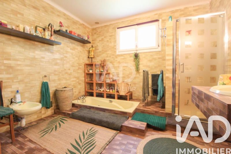 Maison - 275 m² - 6 pièces