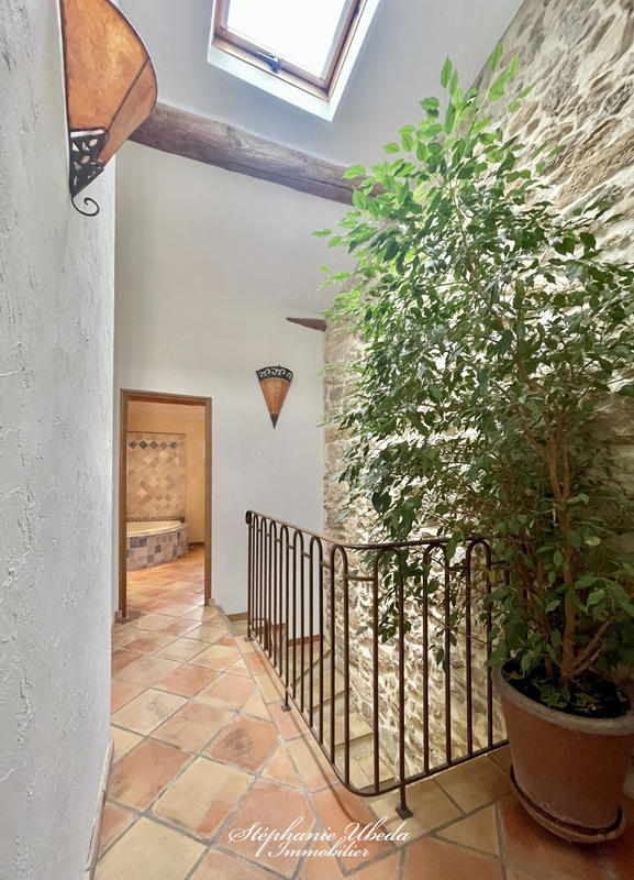 Maison - 235 m² - 6 pièces