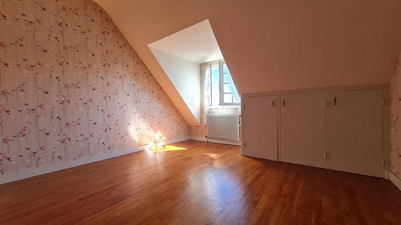 Maison - 138 m² - 7 pièces