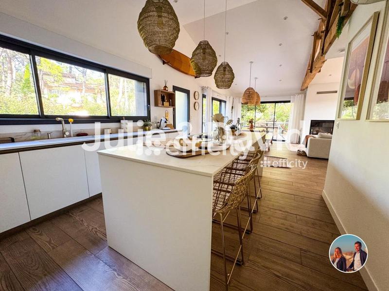 Maison - 140 m² - 5 pièces