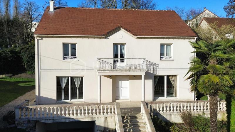 Demeure - 240 m² - 8 pièces