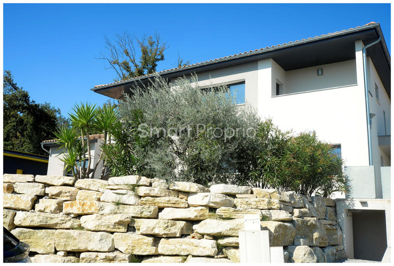 Villa - 225 m² - 9 pièces