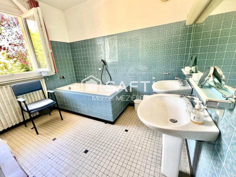 Maison - 200 m² - 8 pièces