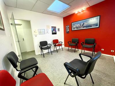 Local commercial - 215 m² - 10 pièces