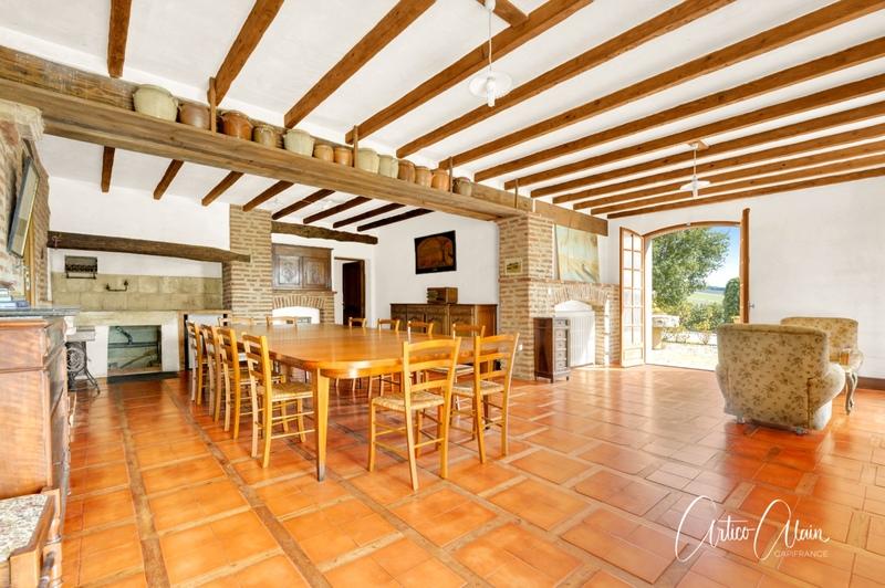 Propriété - 326 m² - 10 pièces