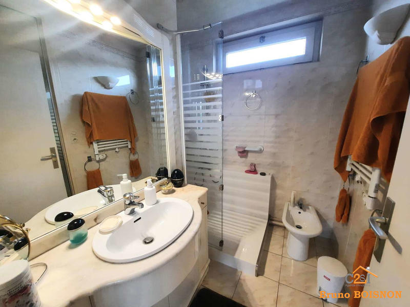 Maison - 95 m² - 5 pièces