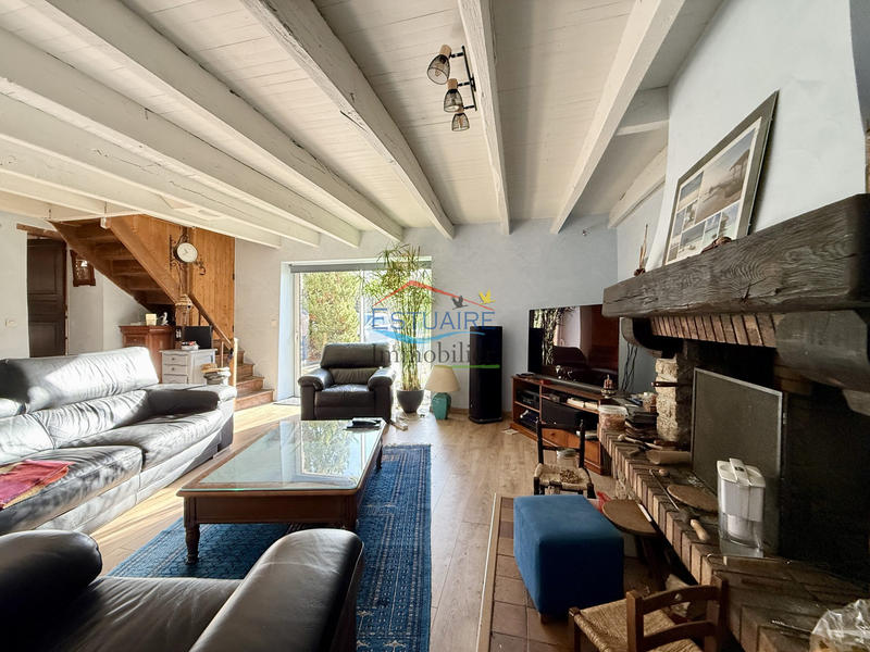 Maison - 204 m² - 7 pièces