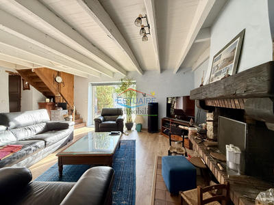 Maison - 204 m² - 7 pièces