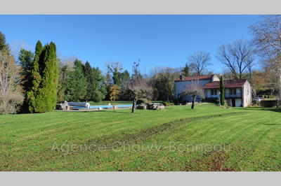 Propriété - 213 m² - 7 pièces