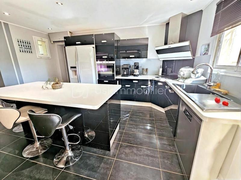 Maison - 150 m² - 5 pièces