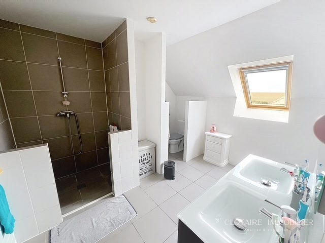 Maison - 205 m² - 5 pièces