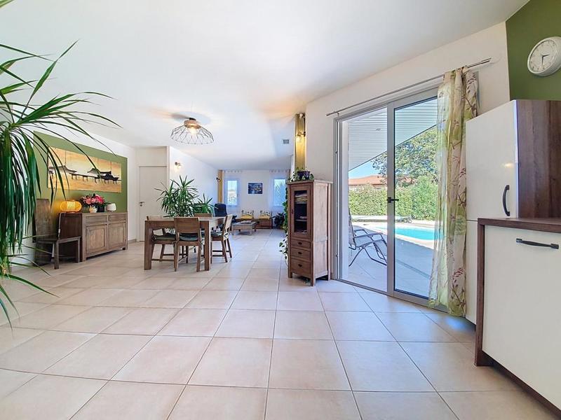 Maison - 104 m² - 4 pièces