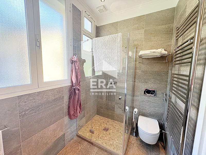 Villa - 180 m² - 7 pièces