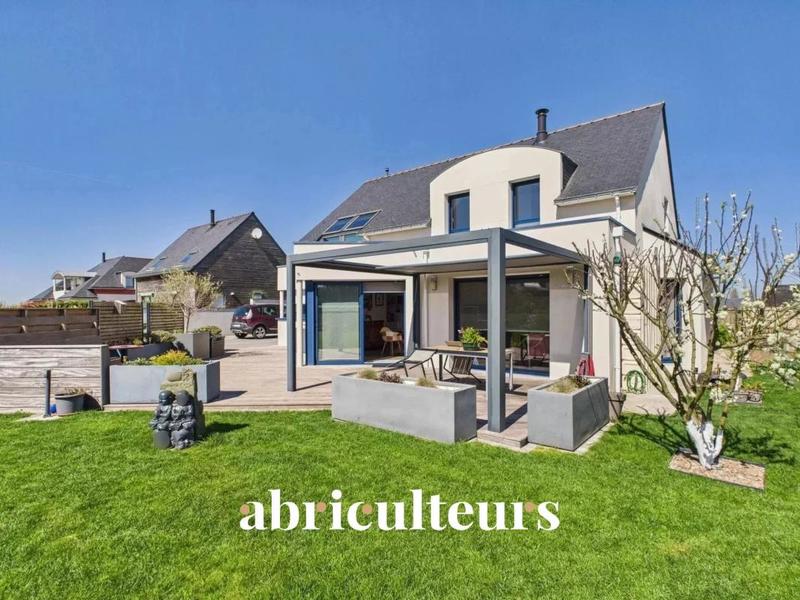 Maison - 186 m² - 9 pièces