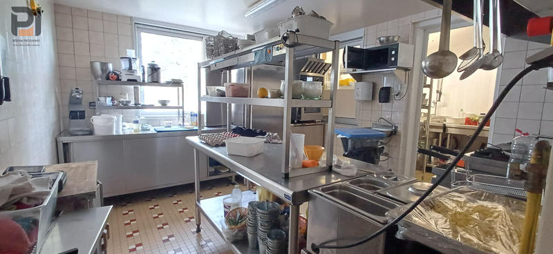 Maison - 200 m² - 7 pièces