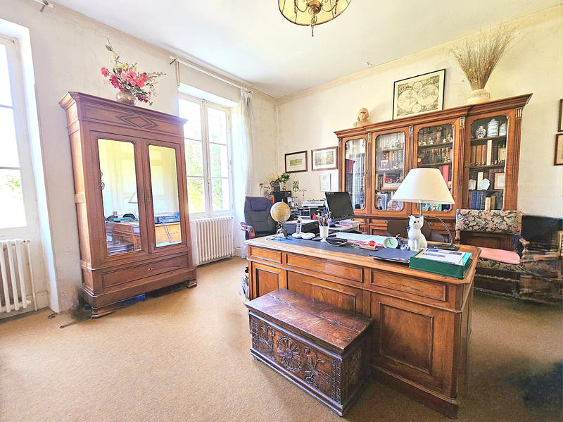 Maison - 302 m² - 8 pièces