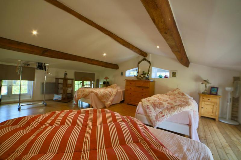 Maison - 484 m² - 12 pièces