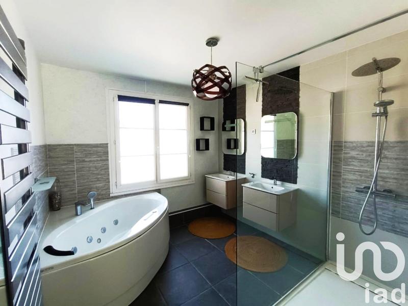 Maison - 146 m² - 5 pièces