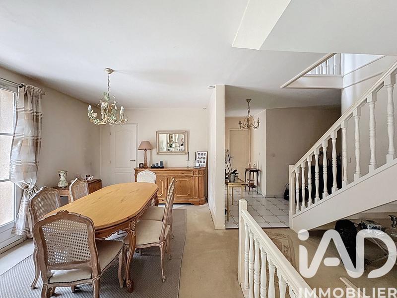 Maison - 245 m² - 7 pièces