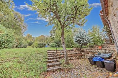 Maison - 250 m² - 9 pièces