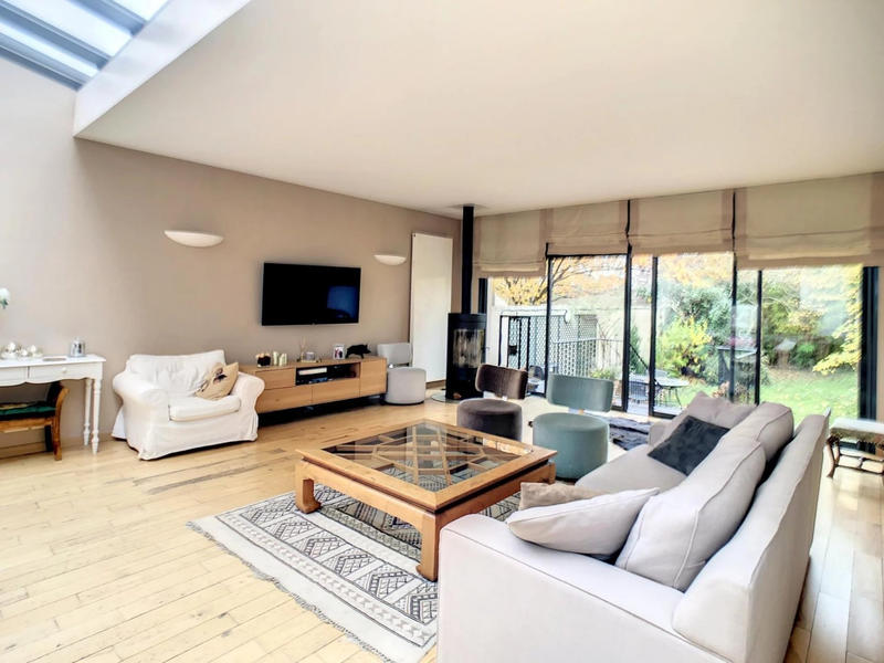 Maison - 287 m² - 7 pièces