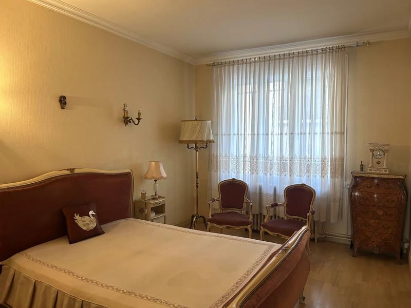 Maison de ville - 237 m² - 7 pièces