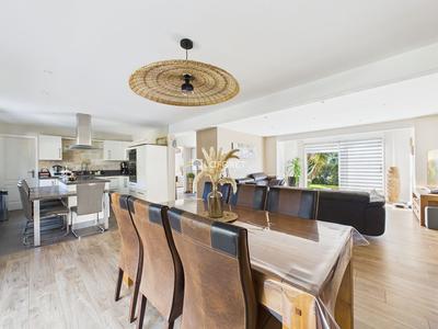 Maison - 153 m² - 7 pièces