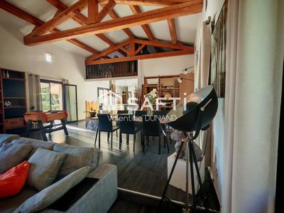 Maison - 226 m² - 6 pièces