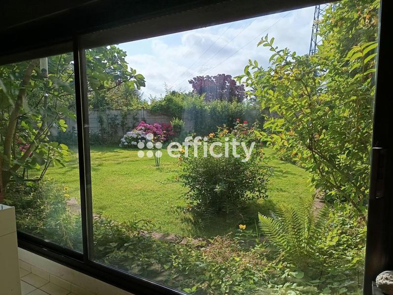 Maison - 210 m² - 11 pièces