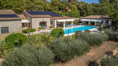 Villa - 300 m² - 8 pièces