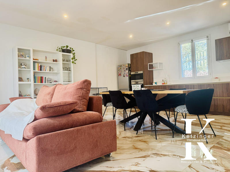 Maison - 249 m² - 8 pièces