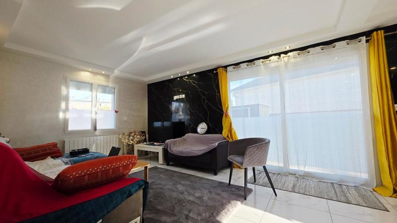 Maison - 94 m² - 4 pièces