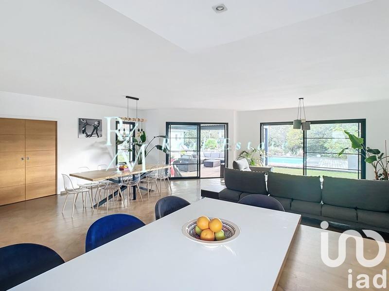 Maison de maîtres - 265 m² - 10 pièces