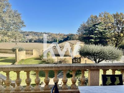 Maison - 222 m² - 6 pièces