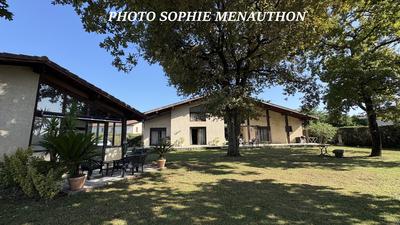 Maison d'architecte - 295 m² - 9 pièces