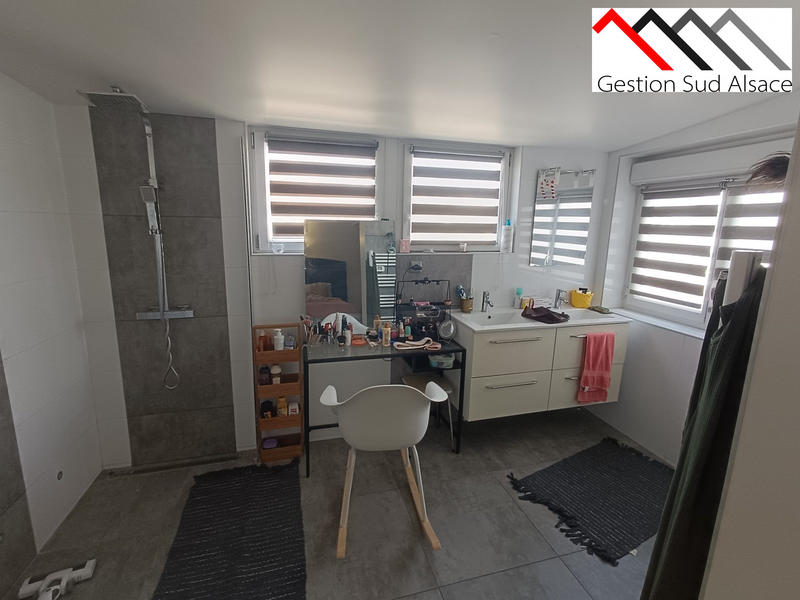 Maison - 250 m² - 6 pièces