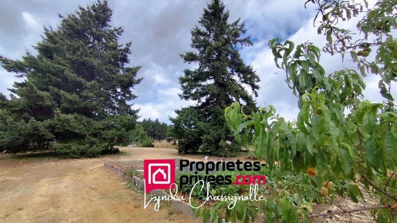 Terrain constructible - 1 100 m²