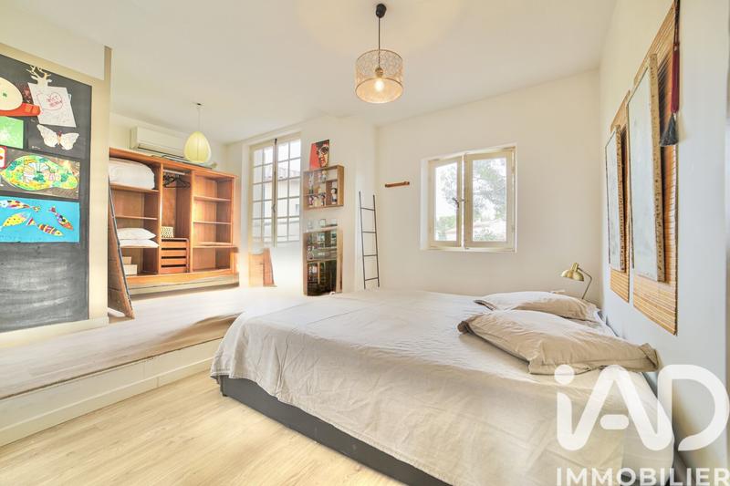 Maison - 225 m² - 7 pièces